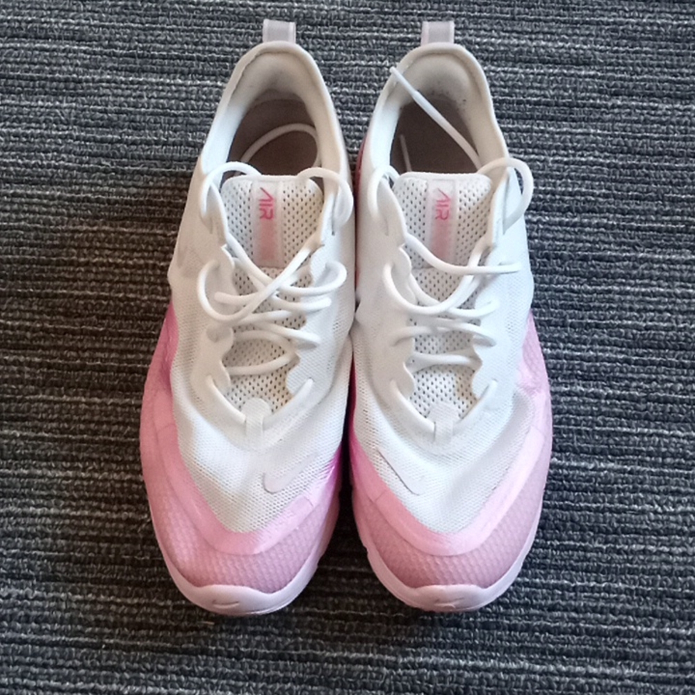 Shoe
